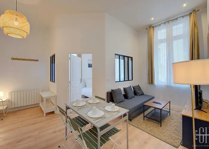 Le Cosy / Vieux Апартаменты *